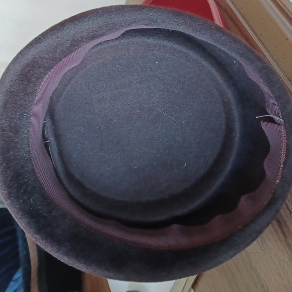 Vintage Brown Pill Box Hat, brown, velour, wool - Picture 5 of 6